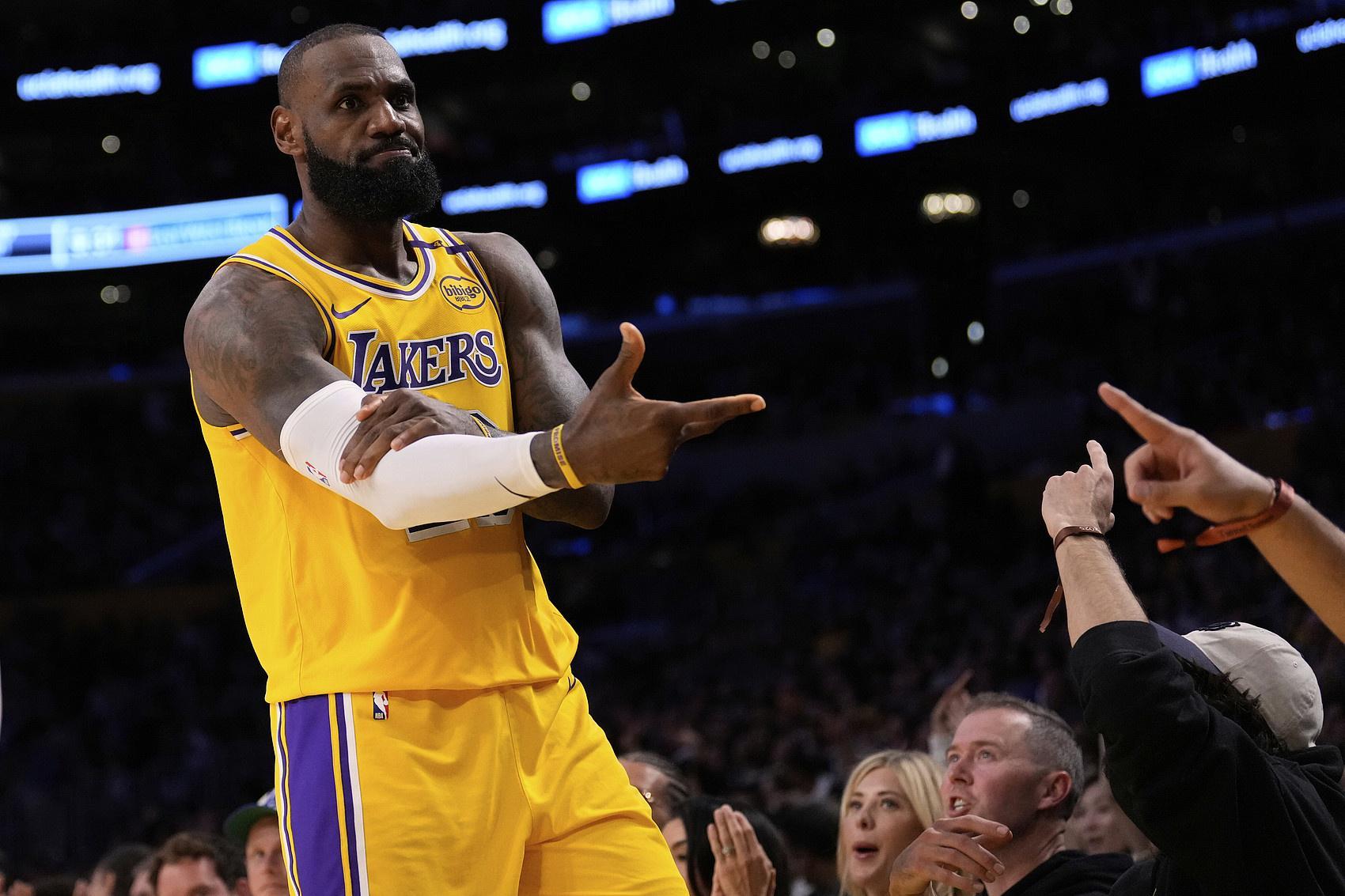 伟德Bevictor官网-泰伦-卢:据说詹姆斯在90年代打不了球?得了吧 这根本讲不通